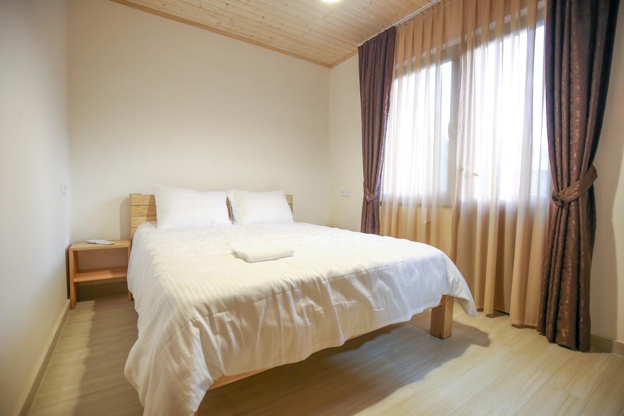 Roza'S Guest House Mestia Bagian luar foto